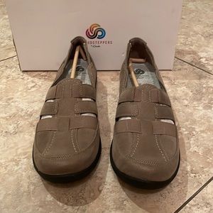 Cloudsteppers Women’s Shoes Flats Size 12N Sillian Stork Brown Gray Shoes NEW!!